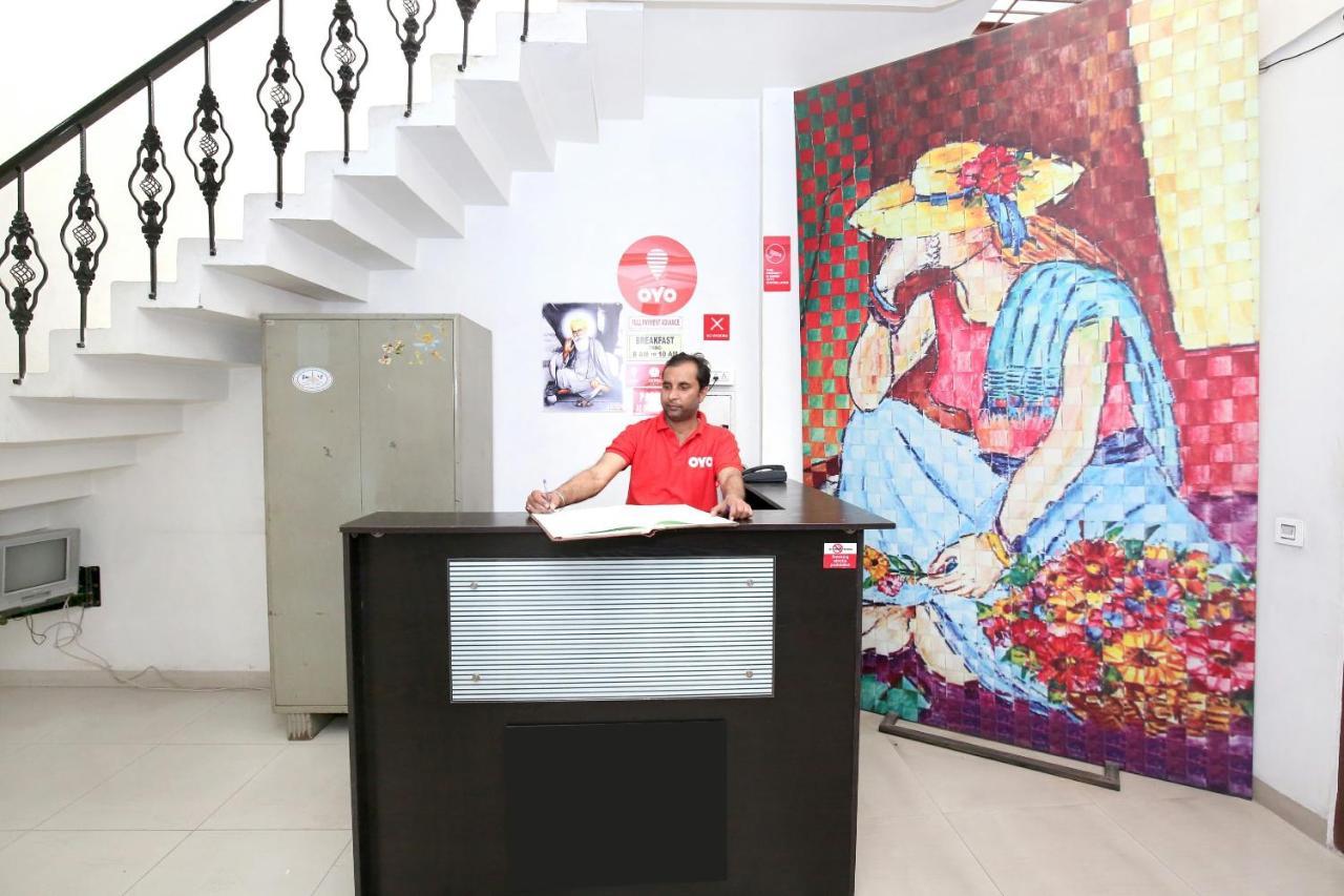 Oyo 8105 Royale Guest House Ludhiana Esterno foto